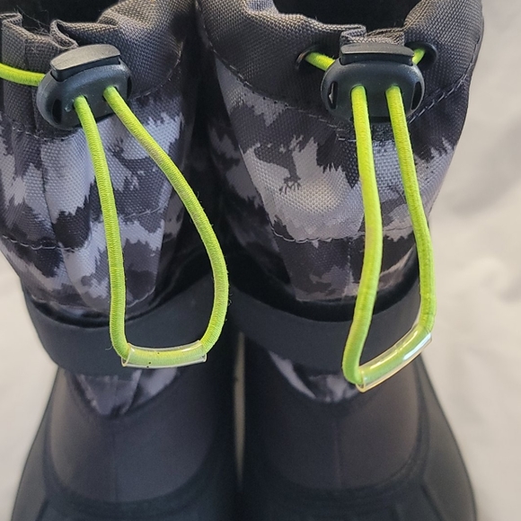 Columbia Boots - Picture 2 of 12